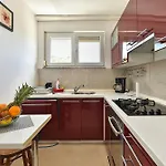 Apartman Dani 2333 *