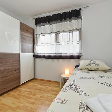 Dani 2333 Apartament Pula