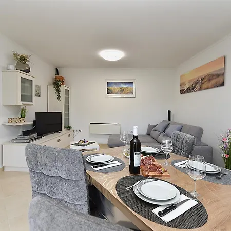 Apartman Dani 2333 Pula