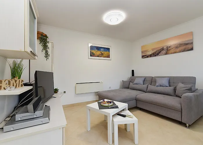 Apartament Dani 2333 *